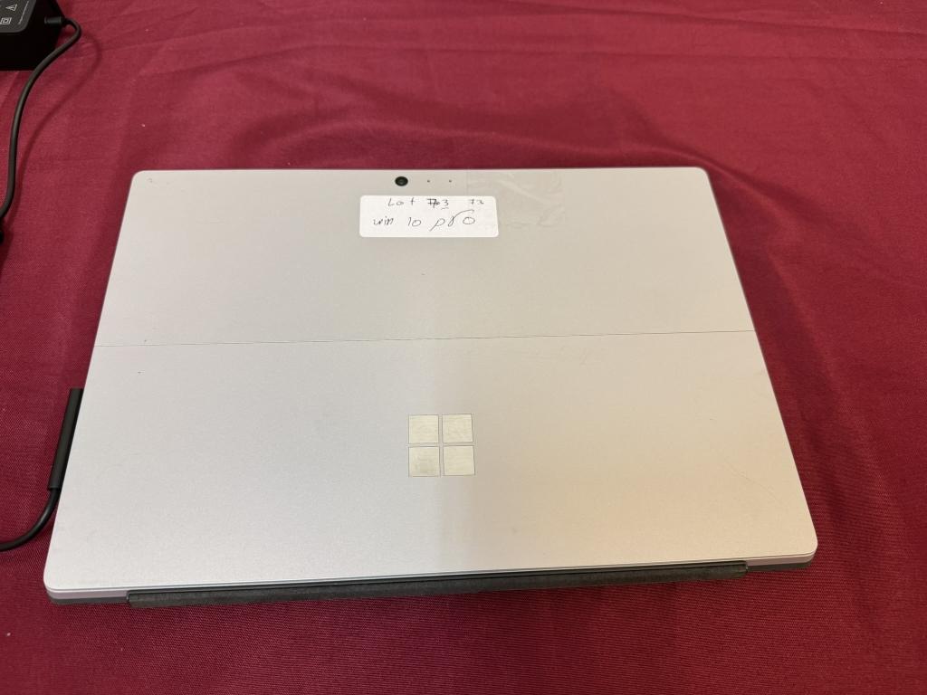 Microsoft Surface Pro 4 Corei7 8GB RAM 256GB SSD