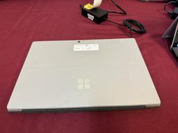 Microsoft Surface Pro 4 Corei7 8GB RAM 256GB SSD