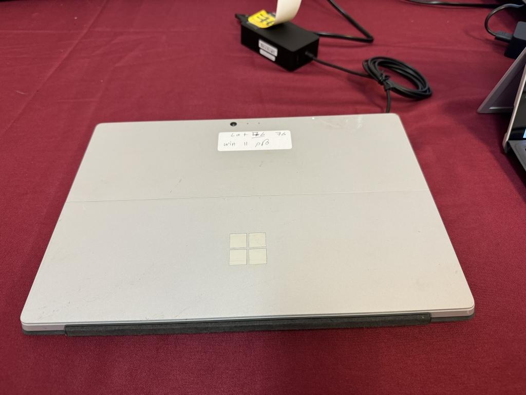 Microsoft Surface Pro 4 Corei7 8GB RAM 256GB SSD