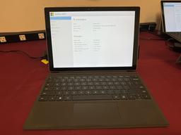 Microsoft Surface Pro 4 Corei7 8GB RAM 256GB SSD