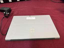 Microsoft Surface Pro 4 Corei7 8GB RAM 256GB SSD