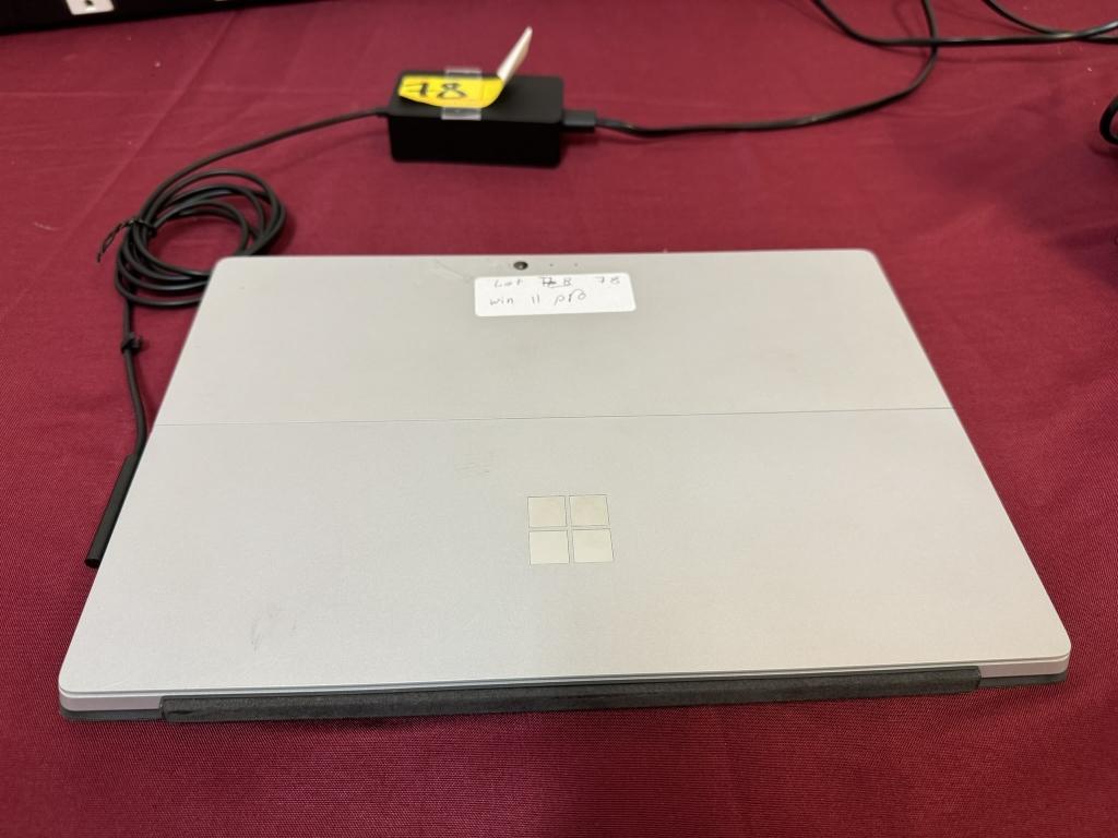 Microsoft Surface Pro 4 Corei7 8GB RAM 256GB SSD