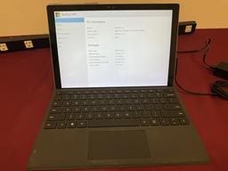 Microsoft Surface Pro 4 Corei7 8GB RAM 256GB SSD