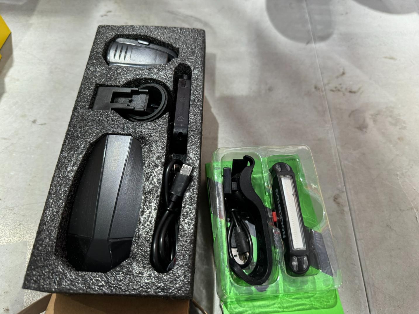 LOT CONSISTING OF ASSORTED BIKE LIGHTS