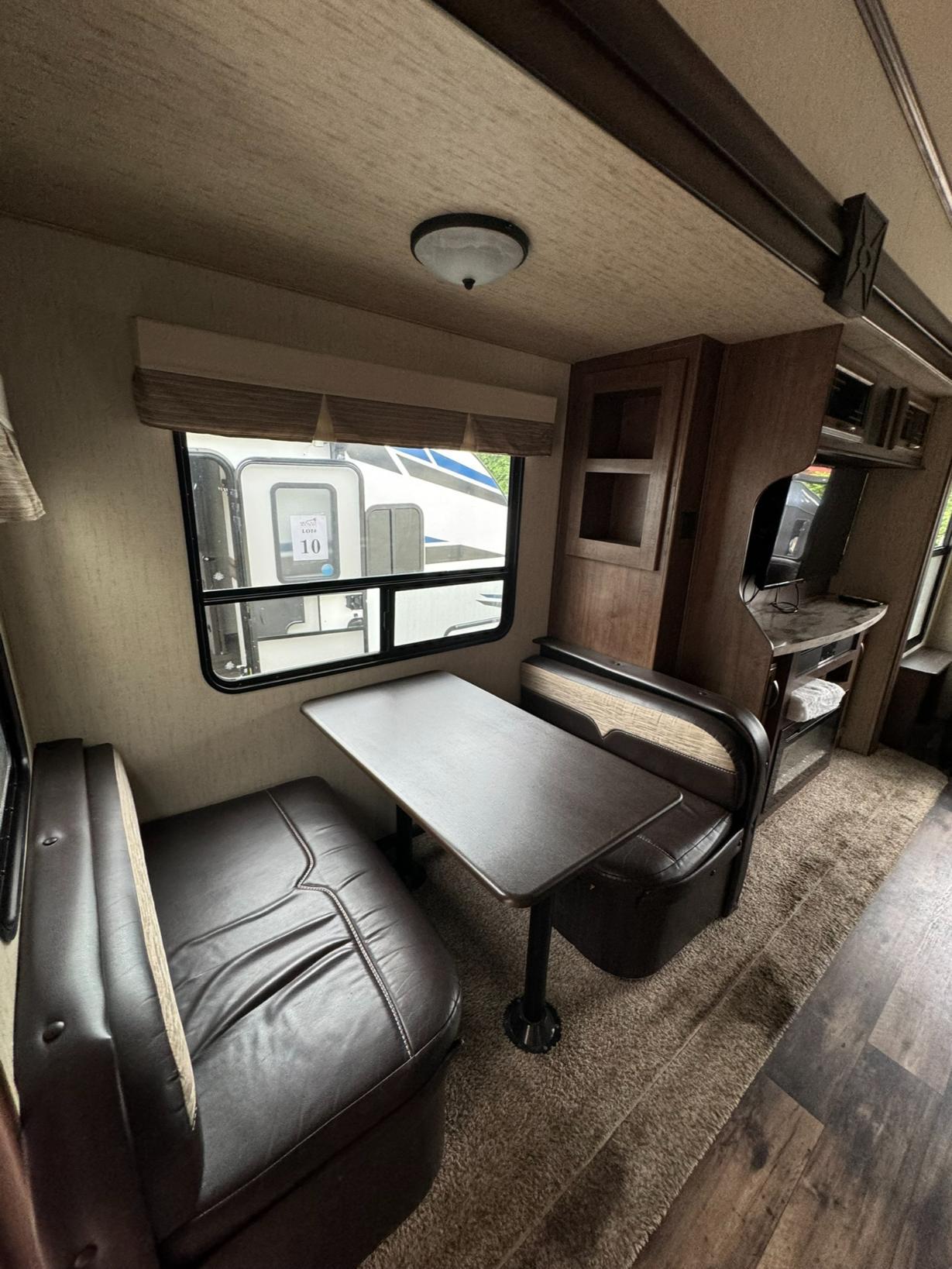 2018 FOREST RIVER RV SIERRA 372LOK