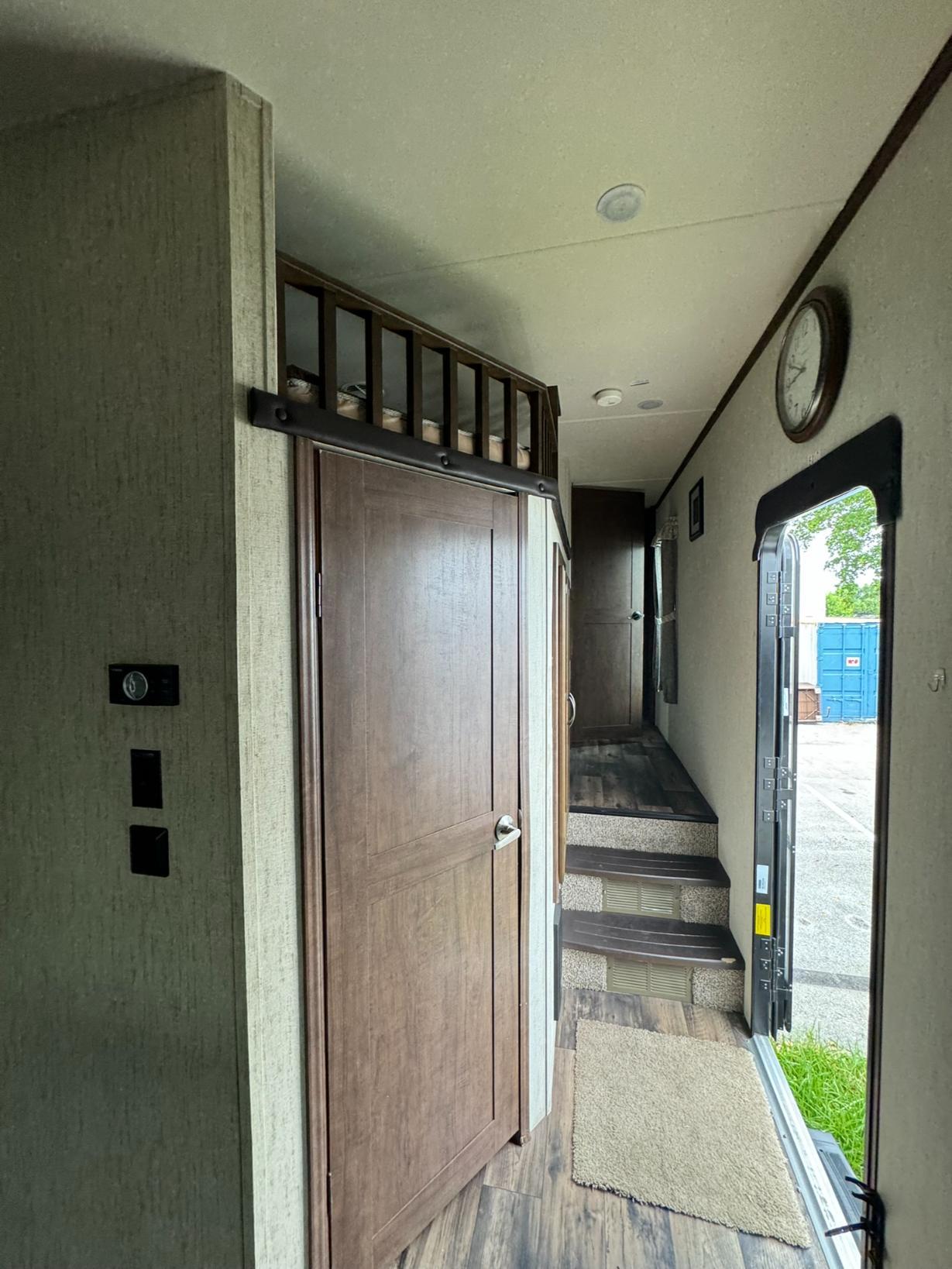 2018 FOREST RIVER RV SIERRA 372LOK