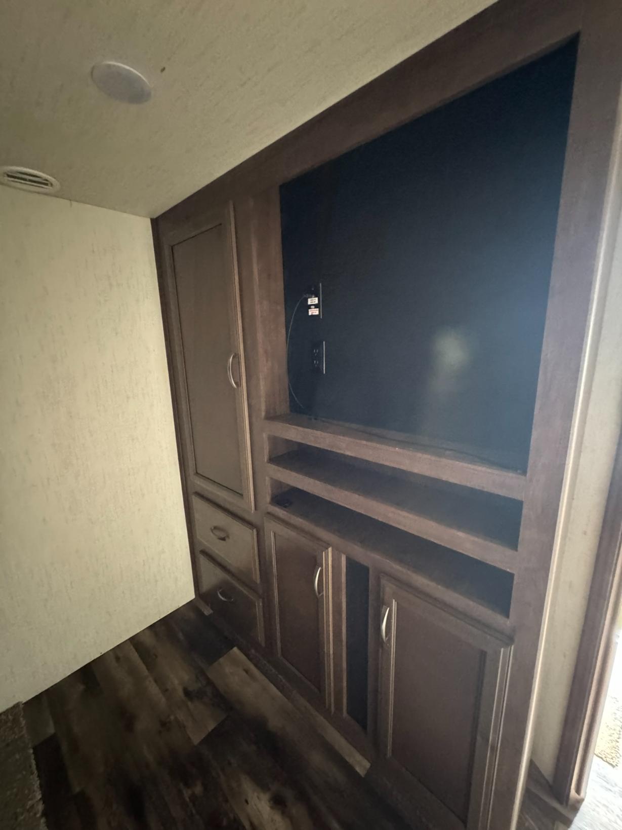 2018 FOREST RIVER RV SIERRA 372LOK
