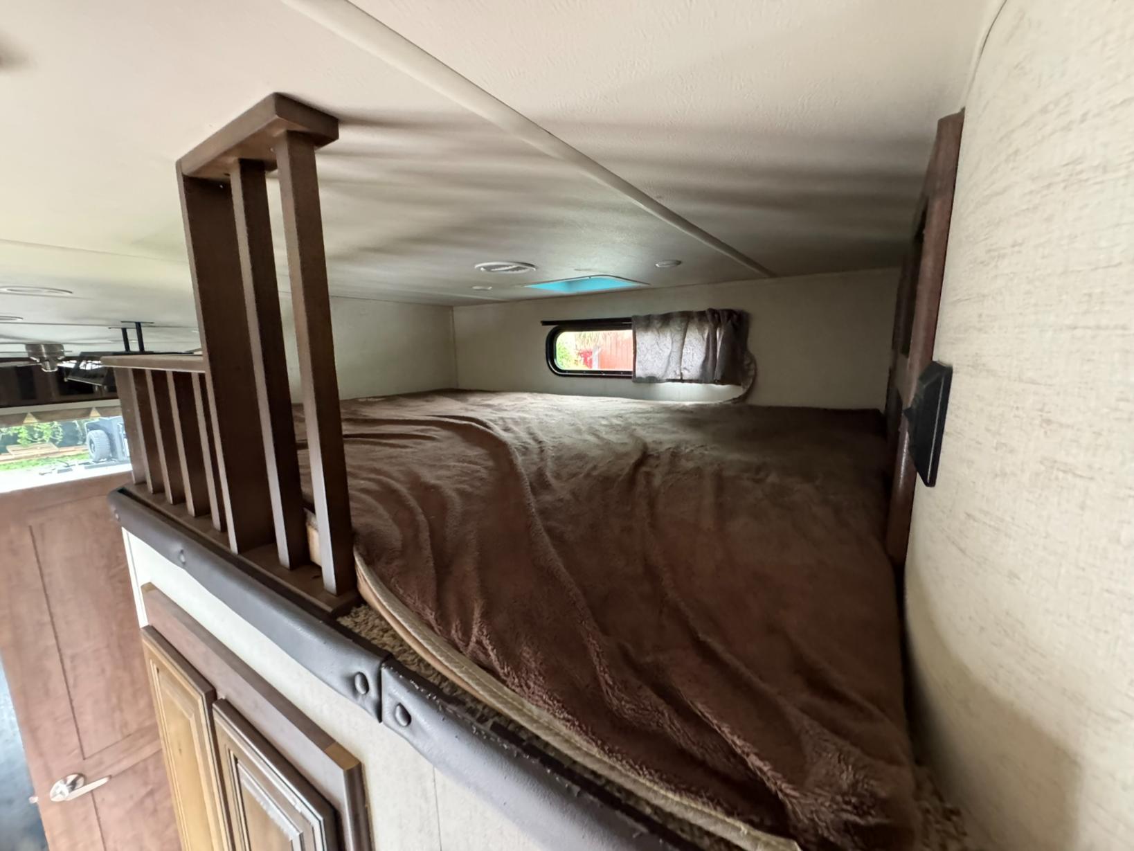2018 FOREST RIVER RV SIERRA 372LOK