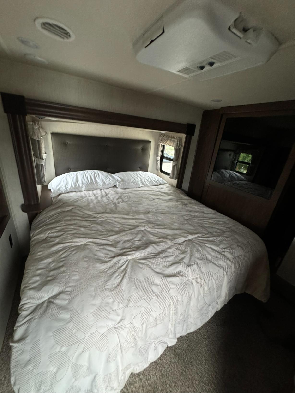 2018 FOREST RIVER RV SIERRA 372LOK