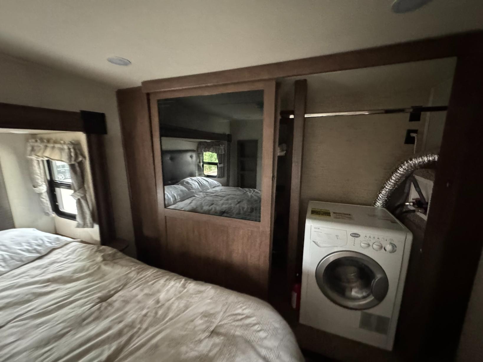 2018 FOREST RIVER RV SIERRA 372LOK
