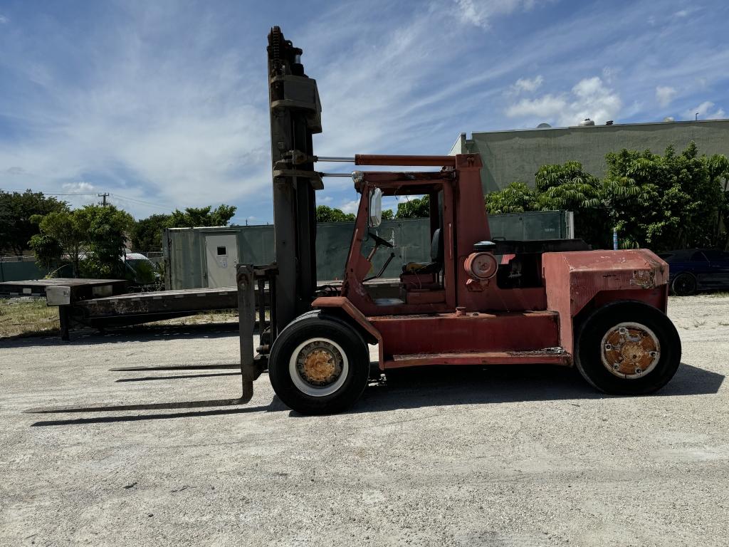 TAYLOR TE-250 FORKLIFT