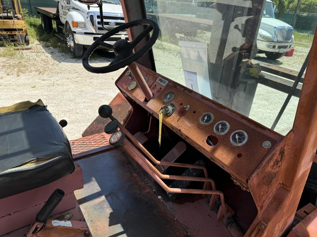 TAYLOR TE-250 FORKLIFT