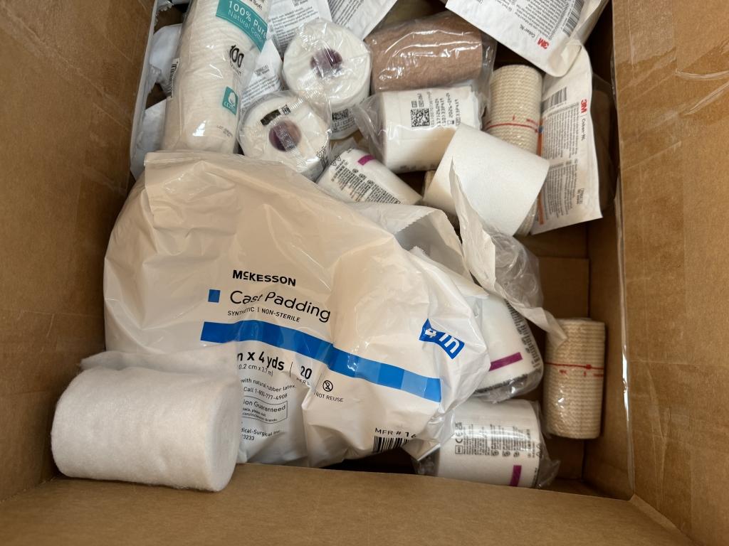 LOT CONSISTING OF ASSORTED MEDICAL SUPPLIES