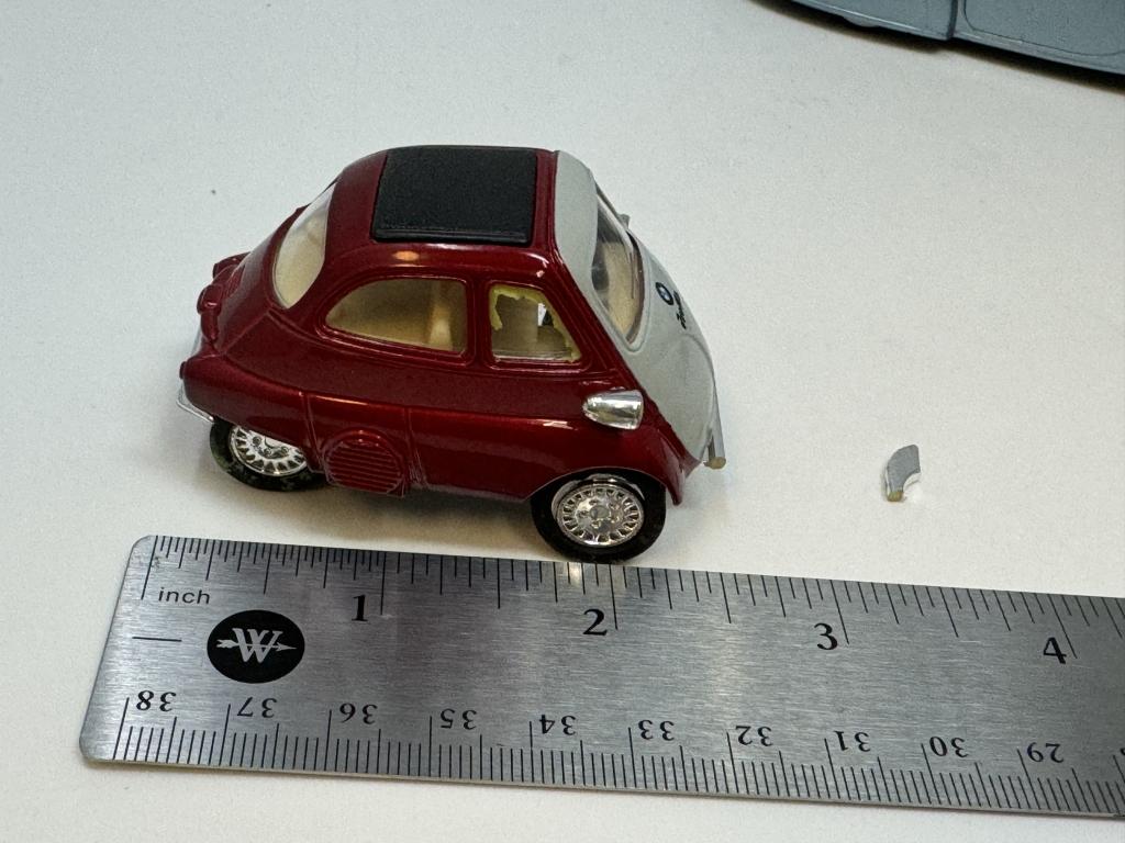 ASSORTED DIECAST COLLECTIBLE CARS