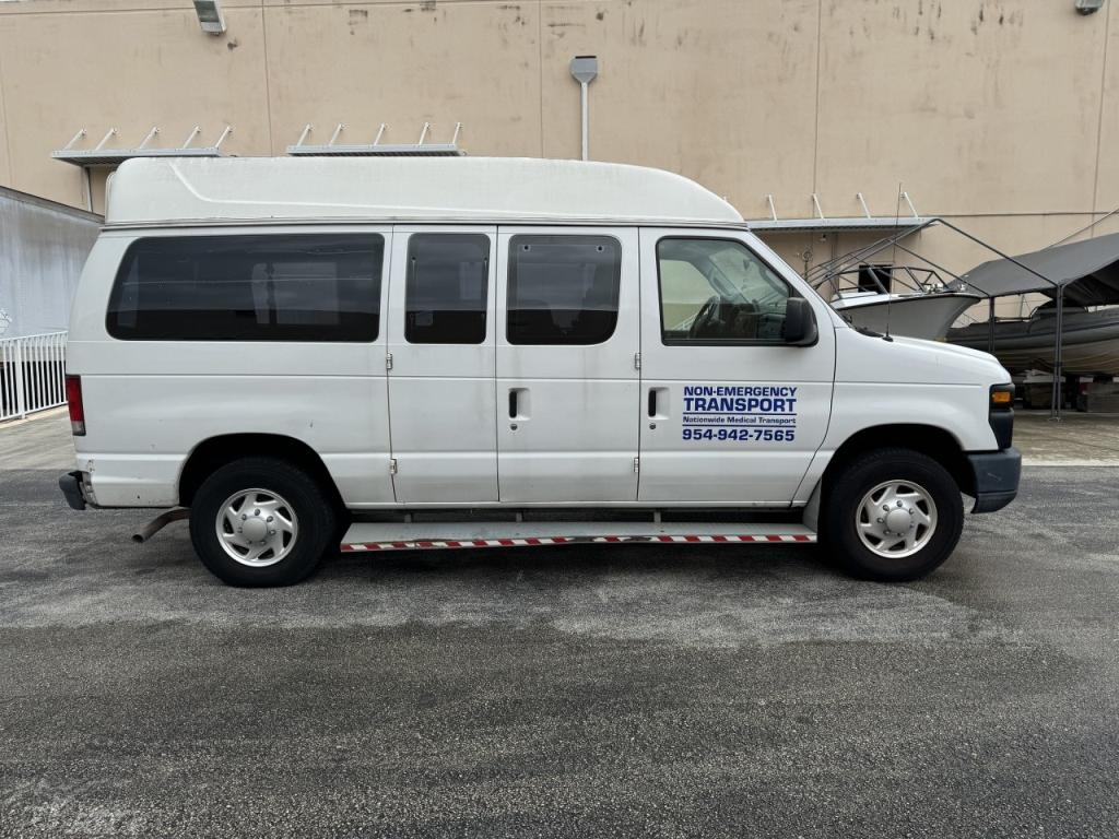 2014 FORD E-250 ADVANCE TRAC RSC MOBILITY VAN