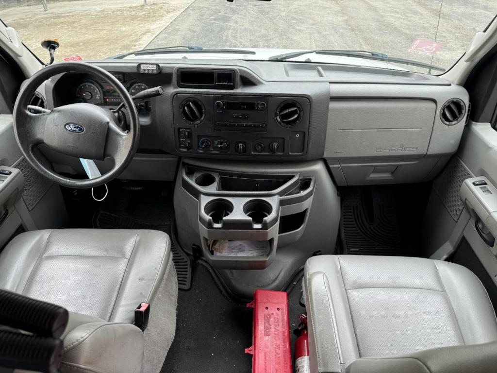 2014 FORD E-250 ADVANCE TRAC RSC MOBILITY VAN