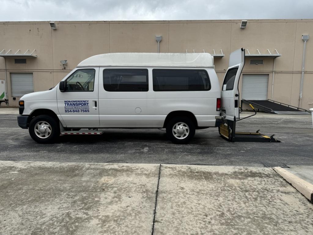 2014 FORD E-250 ADVANCE TRAC RSC MOBILITY VAN