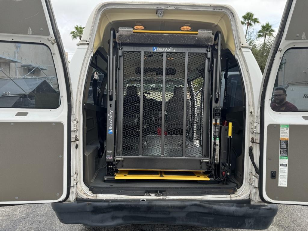 2014 FORD E-250 ADVANCE TRAC RSC MOBILITY VAN