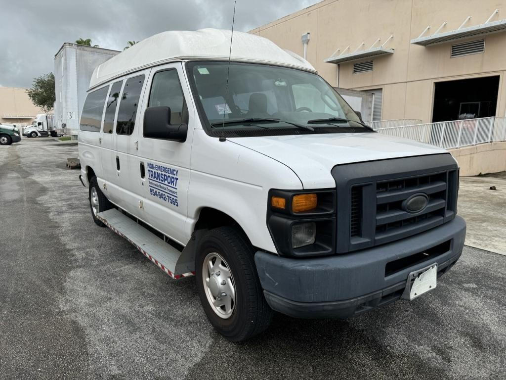 2014 FORD E-250 ADVANCE TRAC RSC MOBILITY VAN