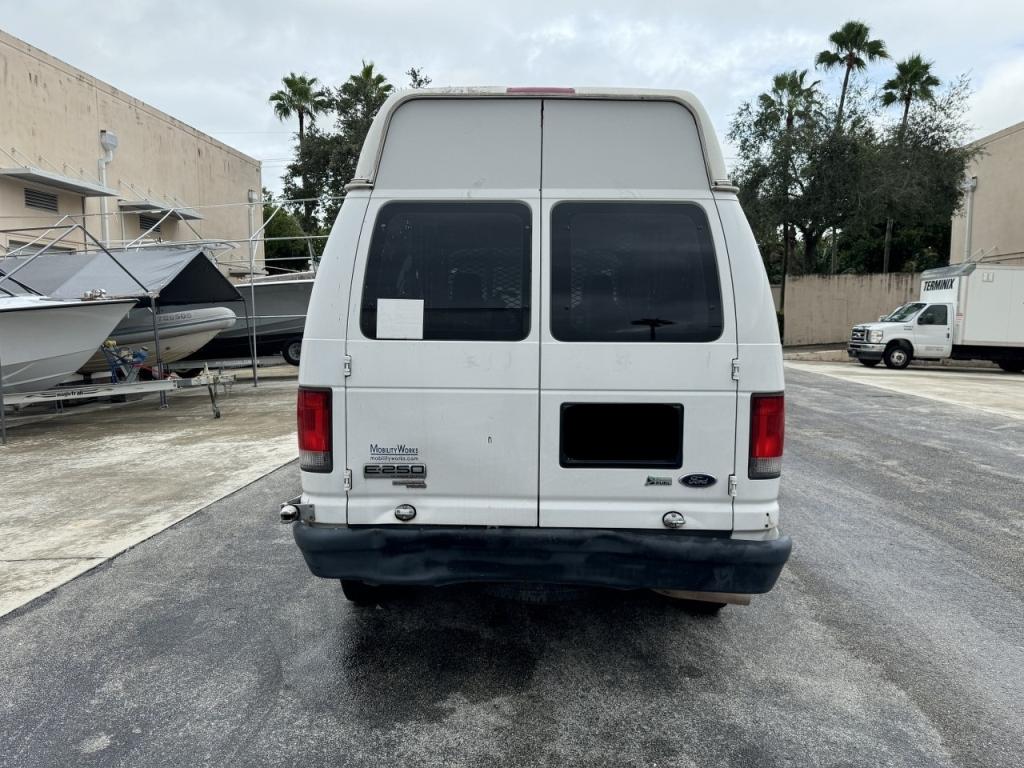 2014 FORD E-250 ADVANCE TRAC RSC MOBILITY VAN
