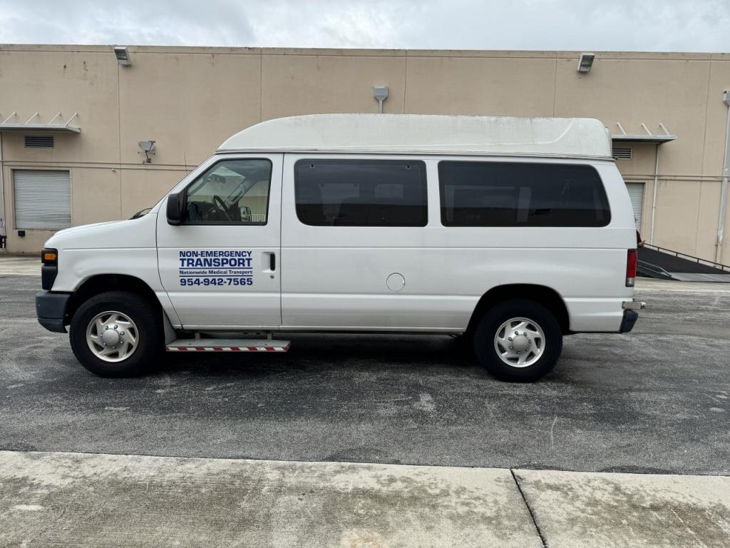 2014 FORD E-250 ADVANCE TRAC RSC MOBILITY VAN