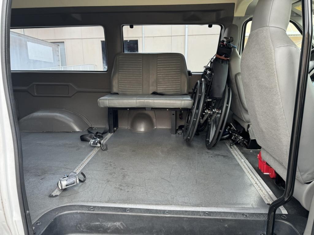 2014 FORD E-250 ADVANCE TRAC RSC MOBILITY VAN