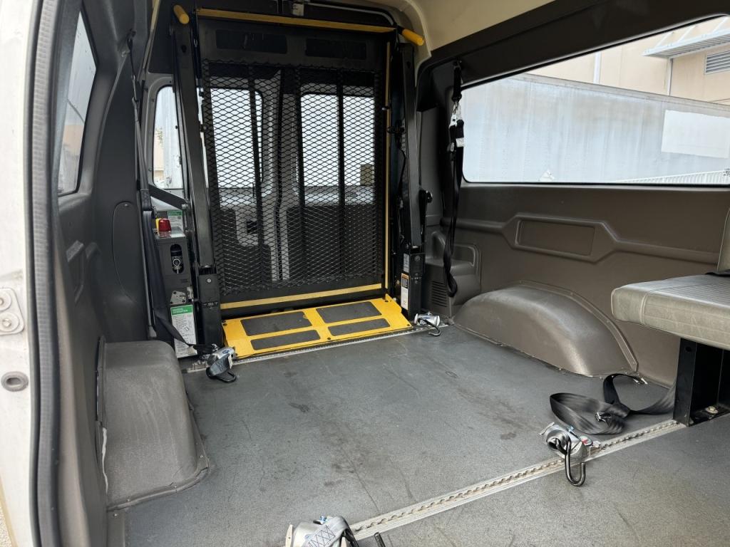 2014 FORD E-250 ADVANCE TRAC RSC MOBILITY VAN
