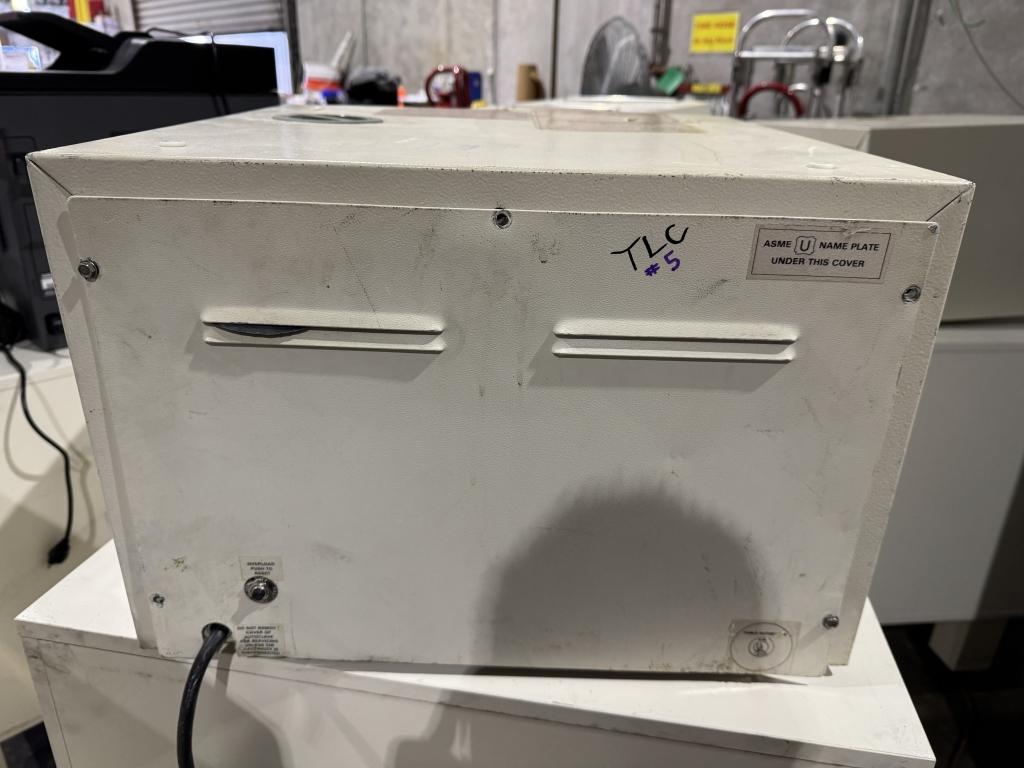 TUTTNAUER TABLE AUTOCLAVE (MODEL UNKNOWN)