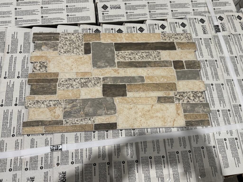 PALLET OF FASADE STONE, CANELLA DIUNA =SQ FT 453