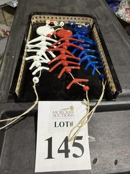 LOT CONSISTING OF WALL DÉCOR FISH BONES