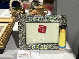 LOT CONSISTING OF ASSORTED HOME DÉCOR