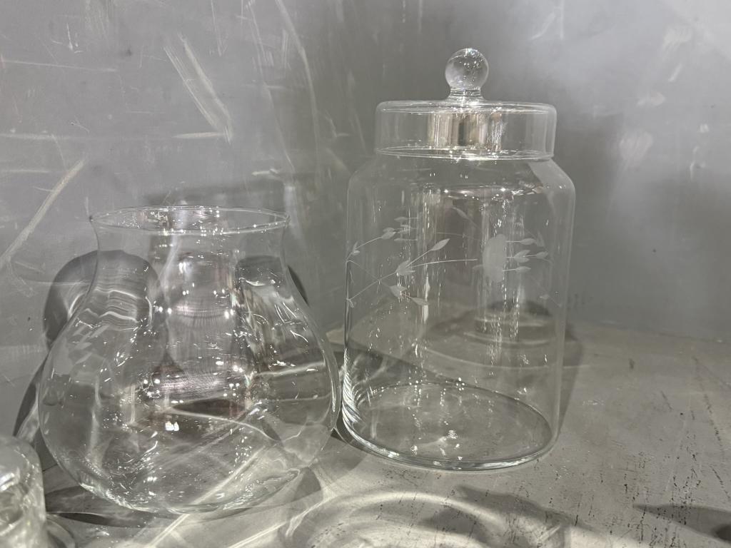 LOT CONSISTING OF ASSORTED PRINCESS HOUSE HERITAGE GLASSWARE