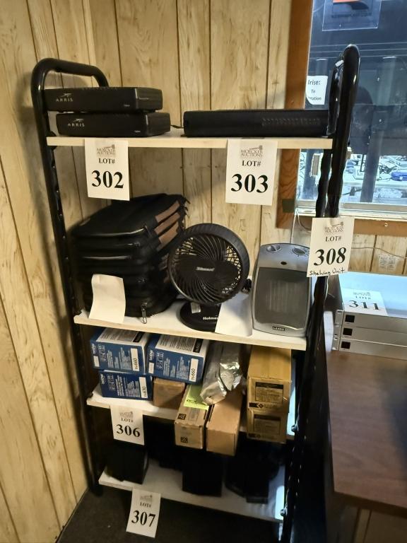 METAL AND WOOD SHELVING UNIT