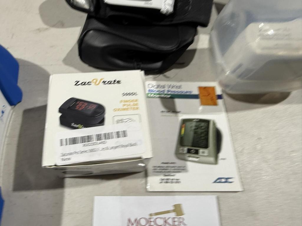 LOT CONSISTING OF BLOOD PRESSURE MACHINES
