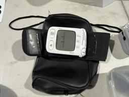 LOT CONSISTING OF BLOOD PRESSURE MACHINES