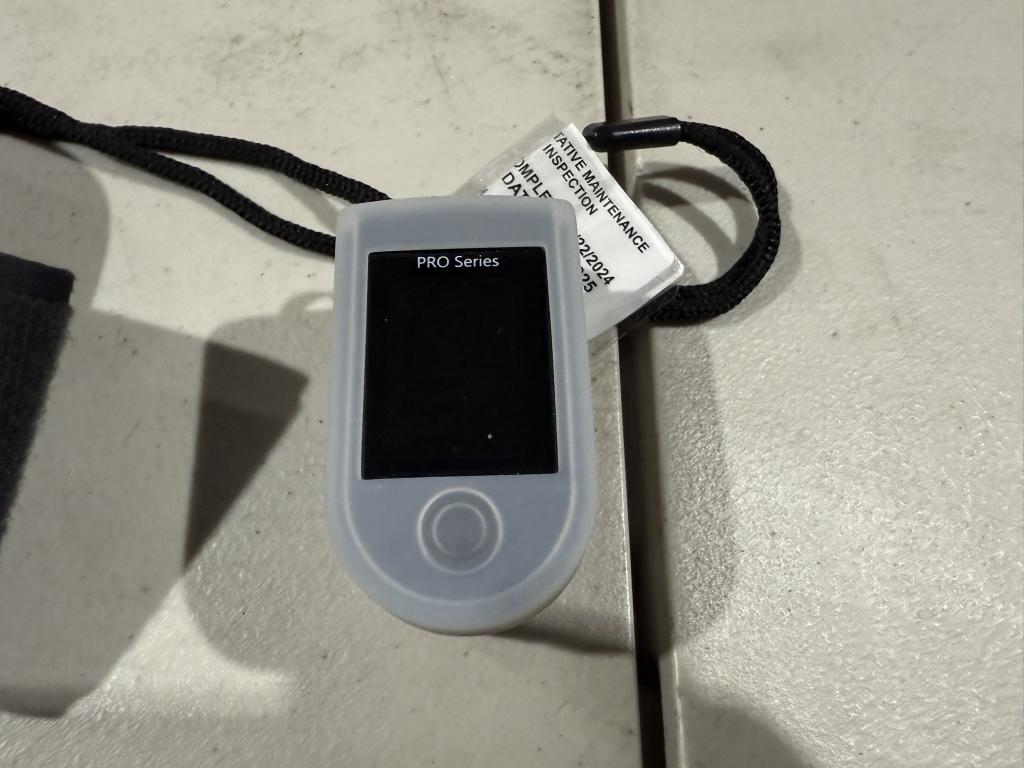 LOT CONSISTING OF BLOOD PRESSURE MACHINES