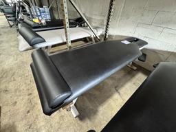 6' MASSAGE TABLE