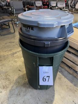 LOT CONSISTING OF ASSORTED SIZE GARBAGE CANS