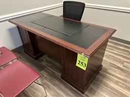 CONTENTS OF OFFICE INCLUDING DOUBLE PEDESTAL DESK,