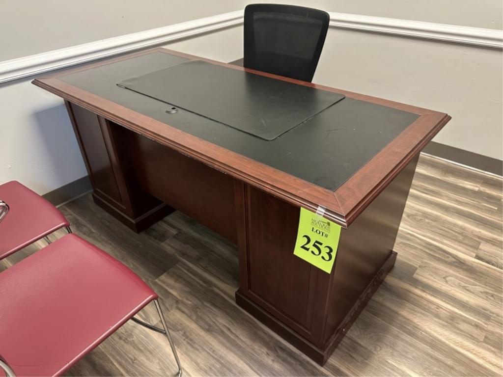 CONTENTS OF OFFICE INCLUDING DOUBLE PEDESTAL DESK,
