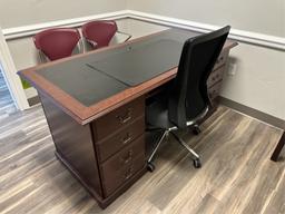 CONTENTS OF OFFICE INCLUDING DOUBLE PEDESTAL DESK,