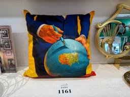 SELETTI TOILETPAPER GLOBAL PAINT CUSHION