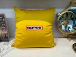 SELETTI TOILETPAPER MOUTH WITH PINS CUSHION