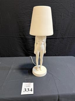 POLS POTTEN HIDING LADY LAMP