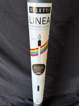 SELETTI LINEA FLORESCENT LED LAMP (RED)