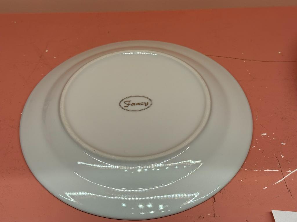 FANCY HOME COLLECTION DESSERT PLATES