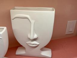 VASE WHITE CERAMIC FACE SET