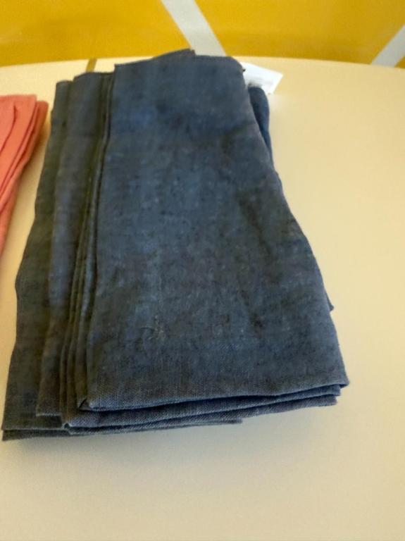LOT CONSISTING OF (9) ASSORTED NAPKINS