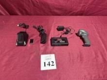 LOT CONSISTING OF ASSORTED ITEMS