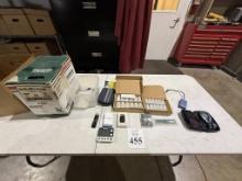 LOT CONSISTING OF ASSORTED ITEMS